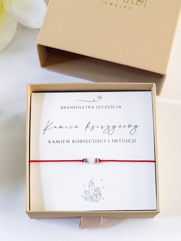 bransoletka szczęścia na czerwonej nici z kamieniem księżycowym