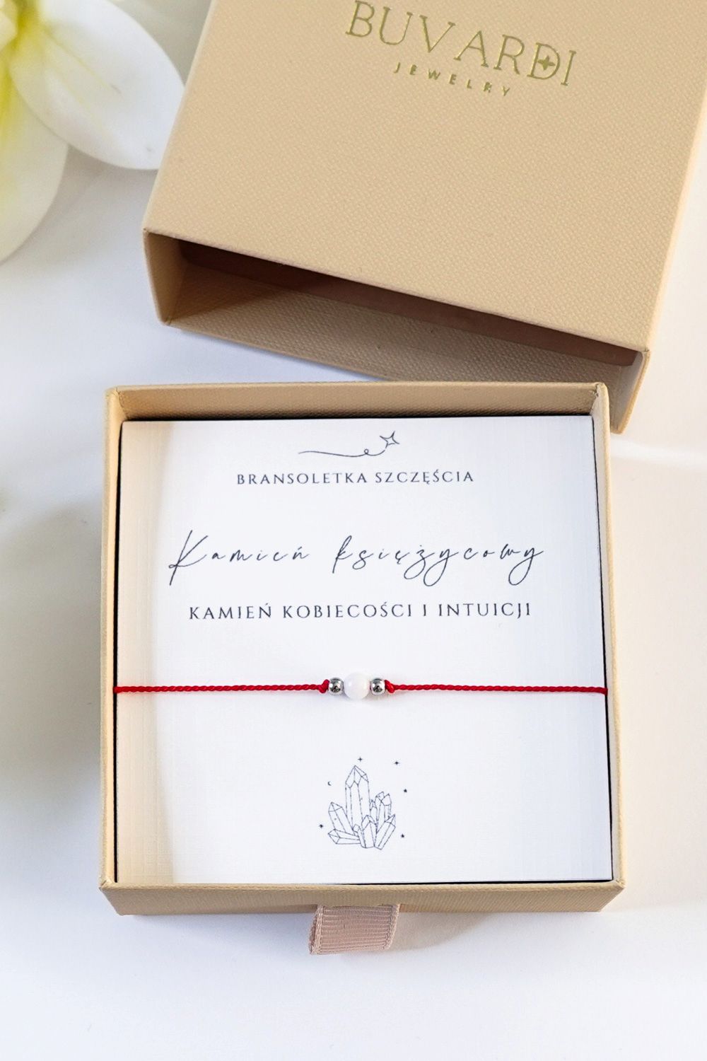 bransoletka szczęścia na czerwonej nici z kamieniem księżycowym