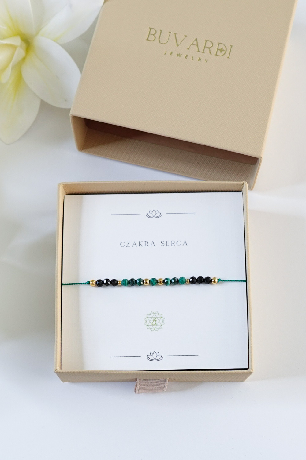bransoletka na nici jedwabnej z malachitem czakra serca