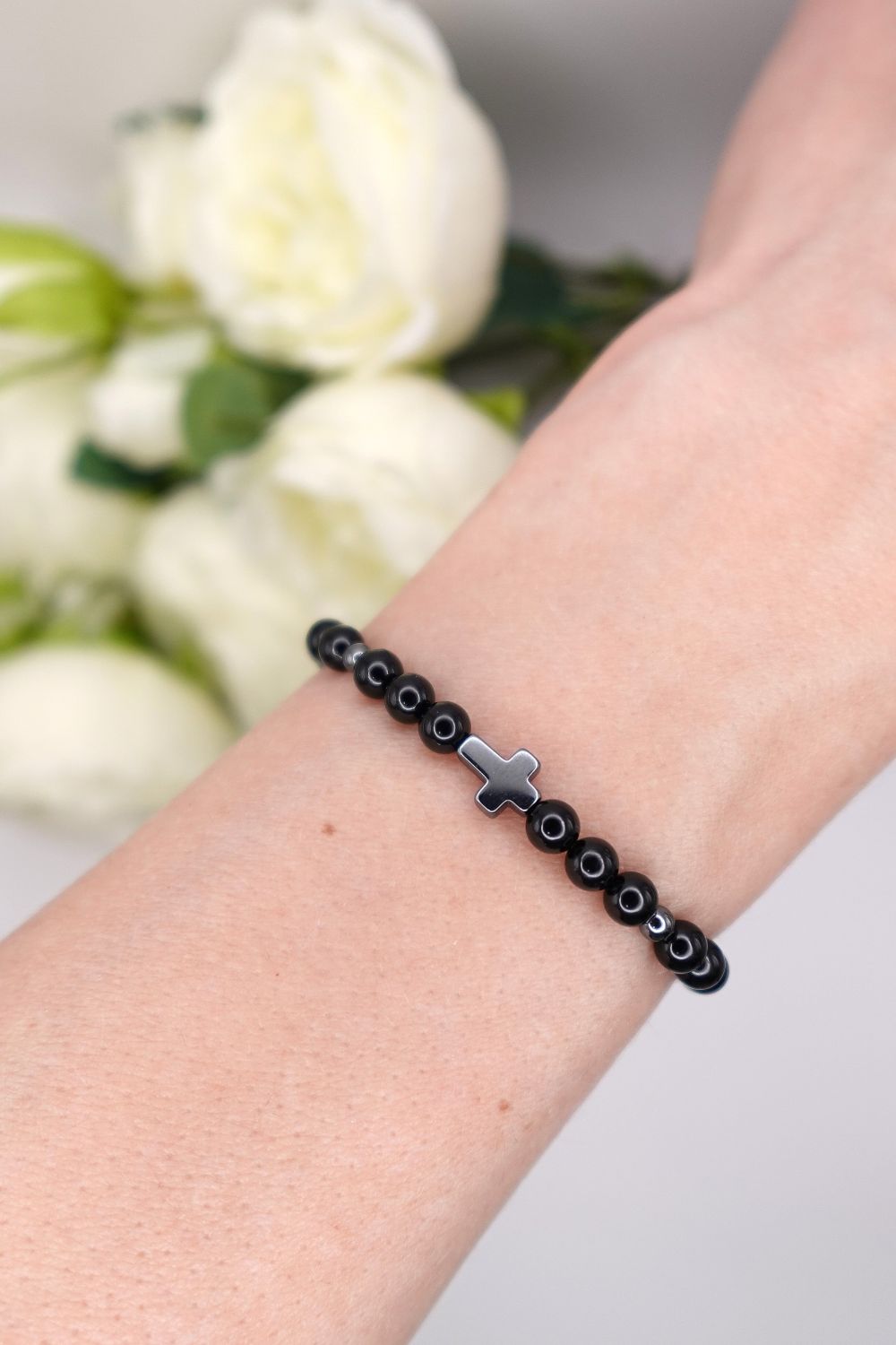 Bransoletka dla chłopca z krzyżykiem z turmalinem - obrazek 2