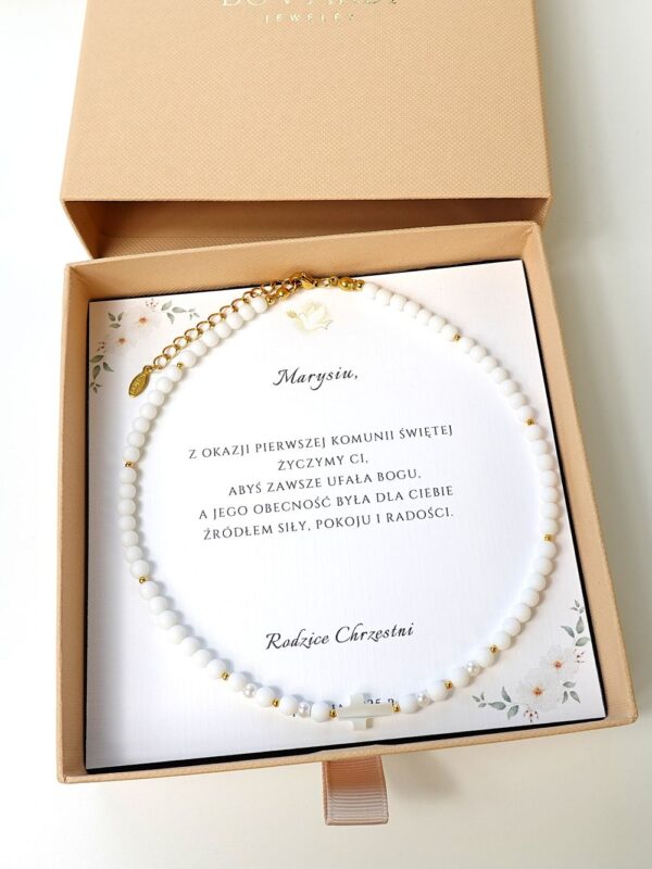 naszyjnik z białego onyksu i pereł na Komunię