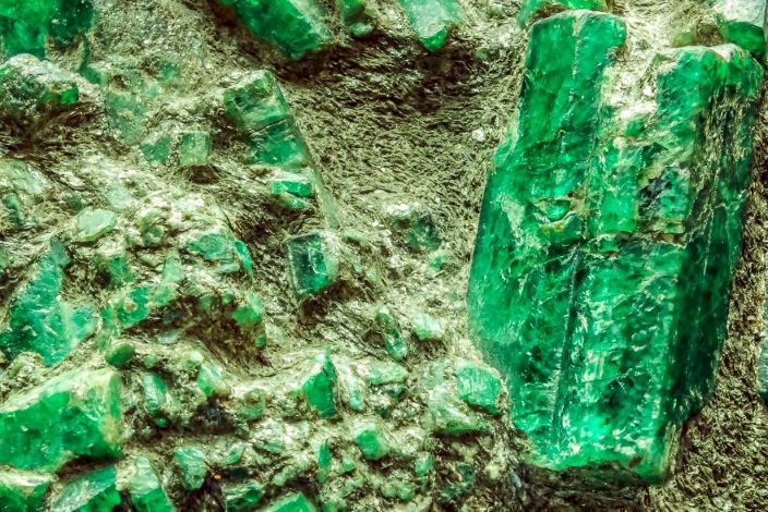 bryłka naturalnego szmaragdu