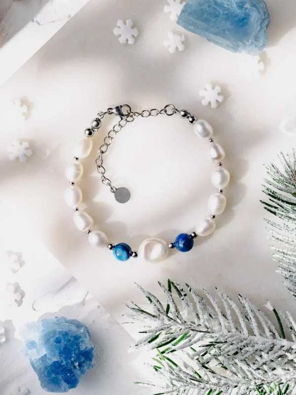 Bransoletka z perłami naturalnymi, perłą barokową i kianitem, handmade, rękodzieło.
