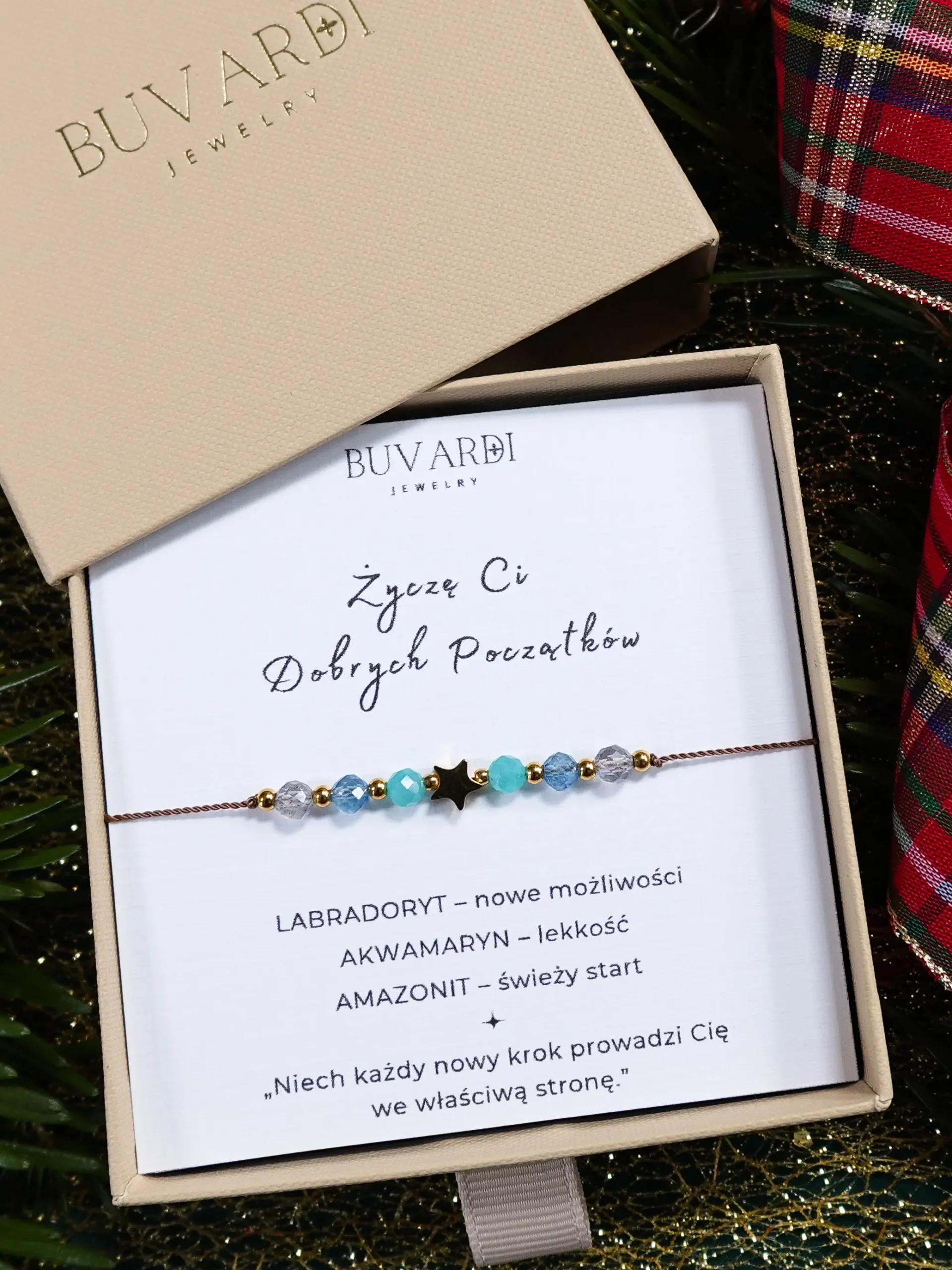 Bransoletka Życzę Ci dobrych początków z amazonitem, akwamarynem i labradorytem. Bransoletka na nowe początki, na sznurku z gwiazdką. Marka Buvardi.