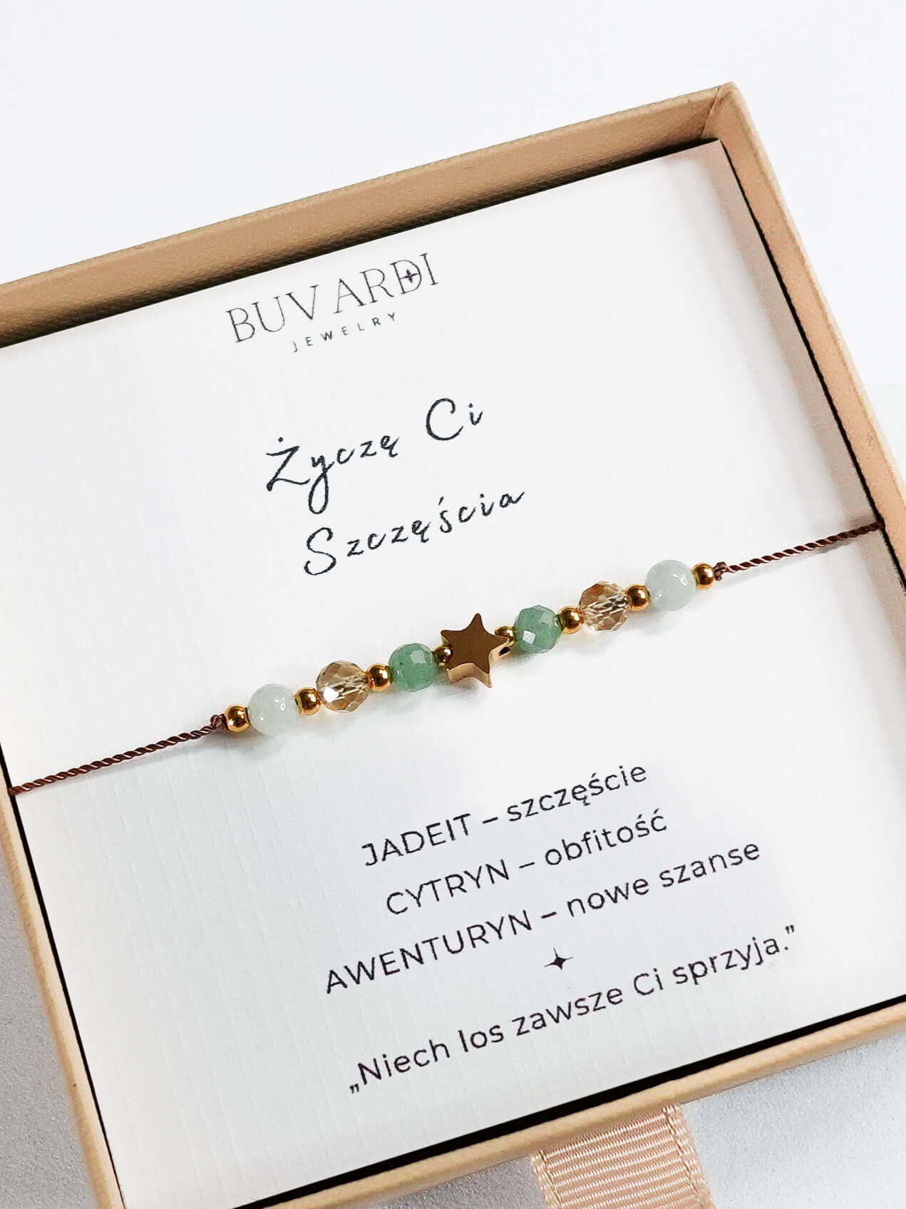 Bransoletka z gwiazdką i kamieniami cytrynem, jadeitem, awenturynem, na sznurku.