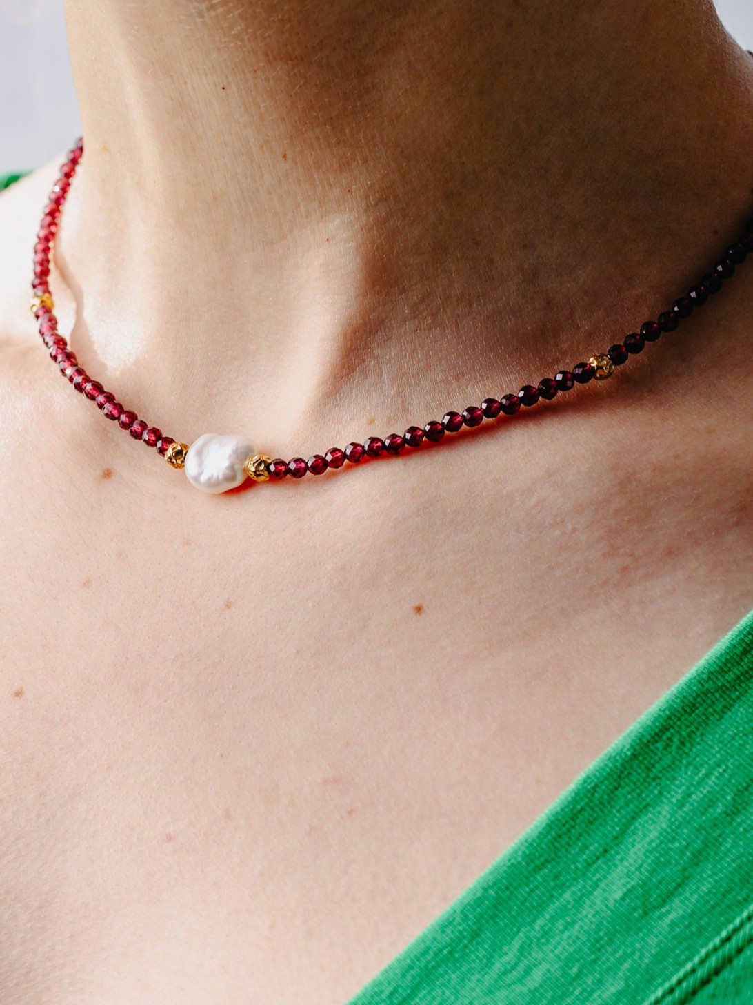 Naszyjnik z granatu z perłą barokową - obrazek 2