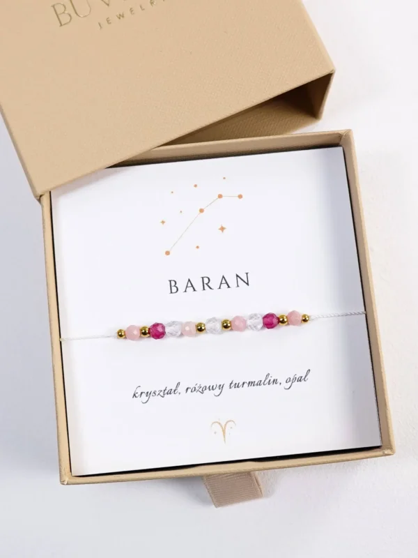 Bransoletka dla znaku Baran z kamieni naturalnych, kryształ, opal, różowy turmalin, na sznurku, w pudełku prezentowym
