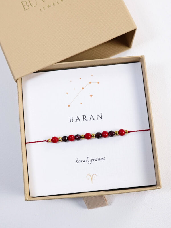 Bransoletka dla Barana z koralem i granatem, kamienie naturalne, na sznurku.