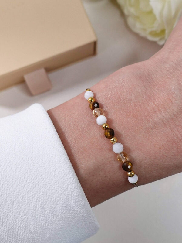 Bransoletka dla znaku zodiaku Bliźnięta z kamieni naturalnych z cytrynem i tygrysim okiem, na sznurku, na nadgarstku