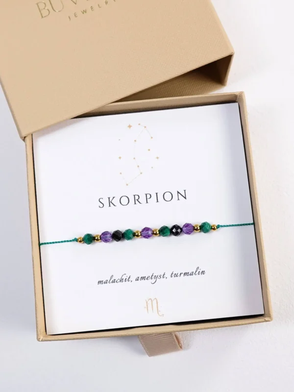 Bransoletka dla znaku Skorpion z kamieni naturalnych malachit, ametyst, turmalin, na sznurku w pudełku prezentowym