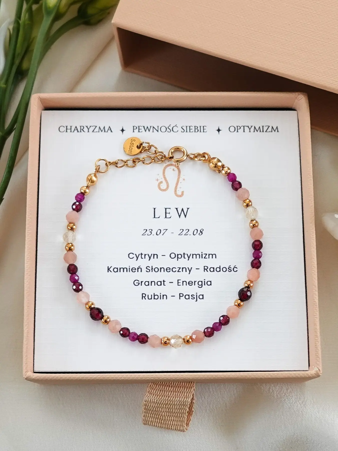 Bransoletka dla Lwa z kamieni, w eleganckim pudełku prezentowym.